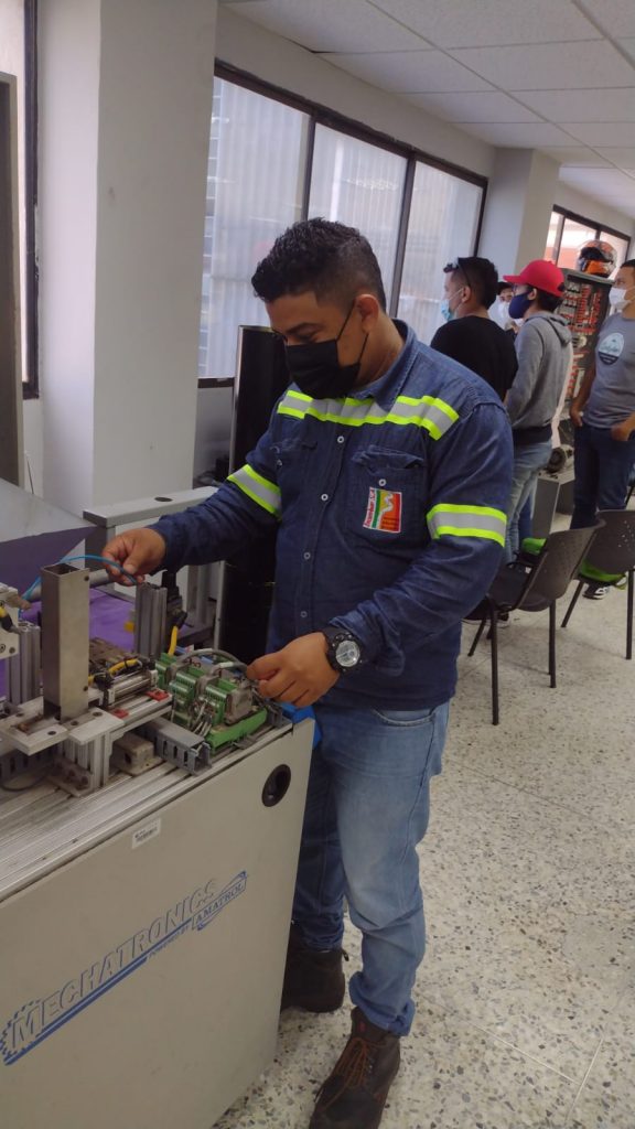 APOYAMOS LA CARRERA DE NUESTROS EMPLEADOS (1)